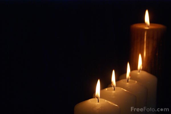 90_20_42-five-advent-candles_web.jpg